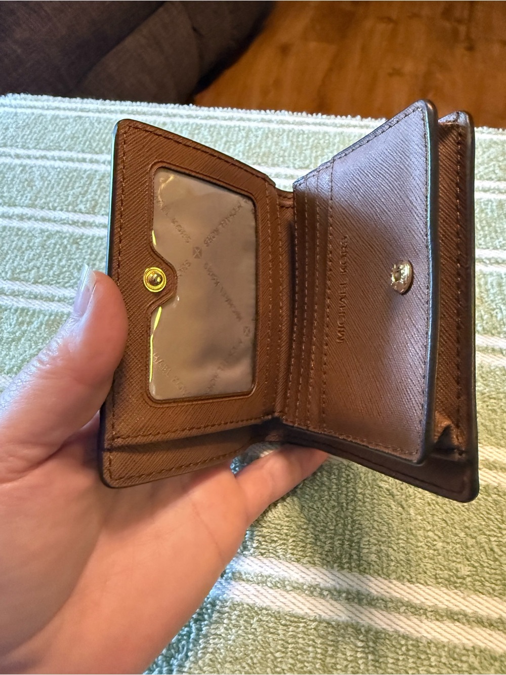 Michael Kors Brown wallet - Picture 3 of 4